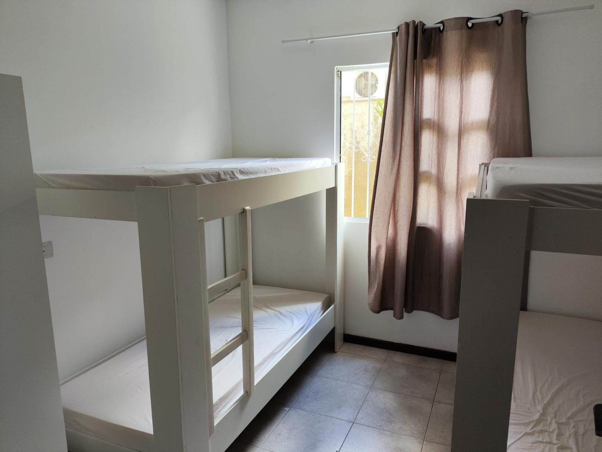 Hostel Residencial Botanico Куритиба Стая снимка